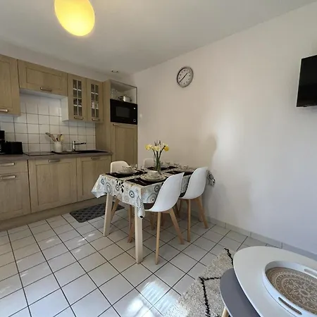Confort Au Coeur De L'allier : Randonnees, Canoe, Peche, Vignoble, Terrasse, Inclus - Fr-1-489-512 Holiday home Contigny