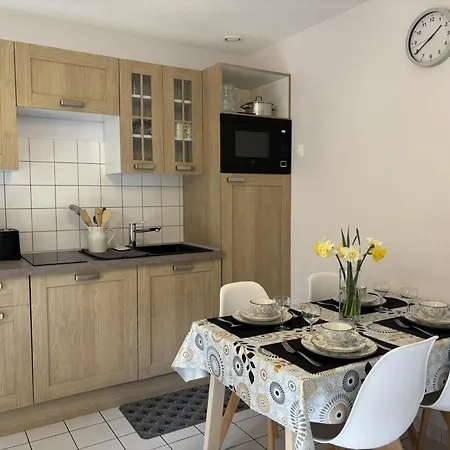 Confort Au Coeur De L'allier : Randonnees, Canoe, Peche, Vignoble, Terrasse, Inclus - Fr-1-489-512 Holiday home Contigny