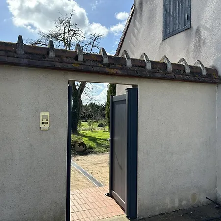 Confort Au Coeur De L'allier : Randonnees, Canoe, Peche, Vignoble, Terrasse, Inclus - Fr-1-489-512 Holiday home